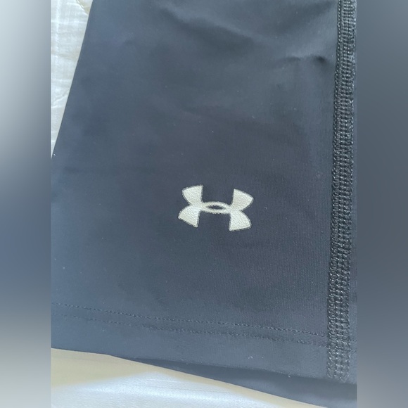 NWOT Under Armour shorts - Picture 2 of 5
